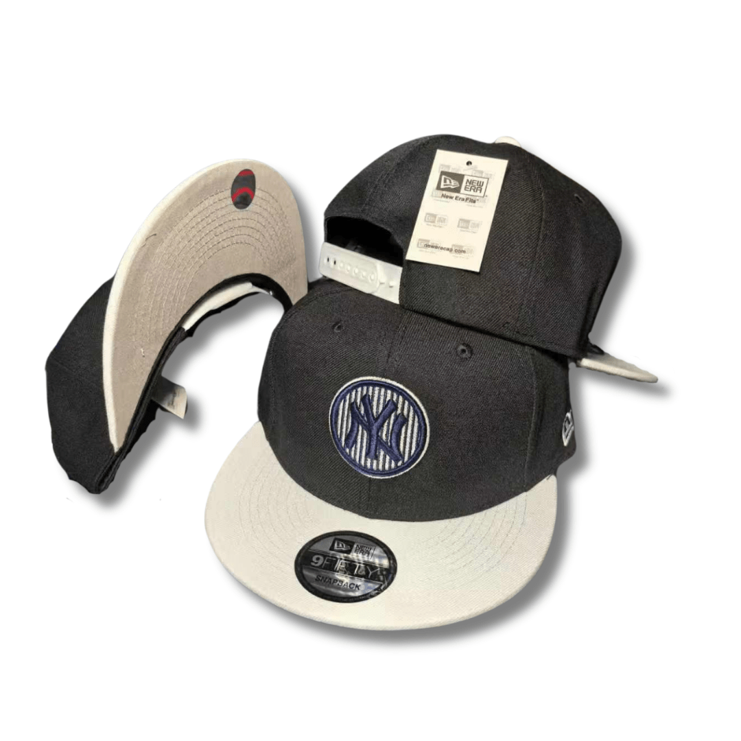 New York Yankees with Striped Circle Logo Black and White Snapback Cap