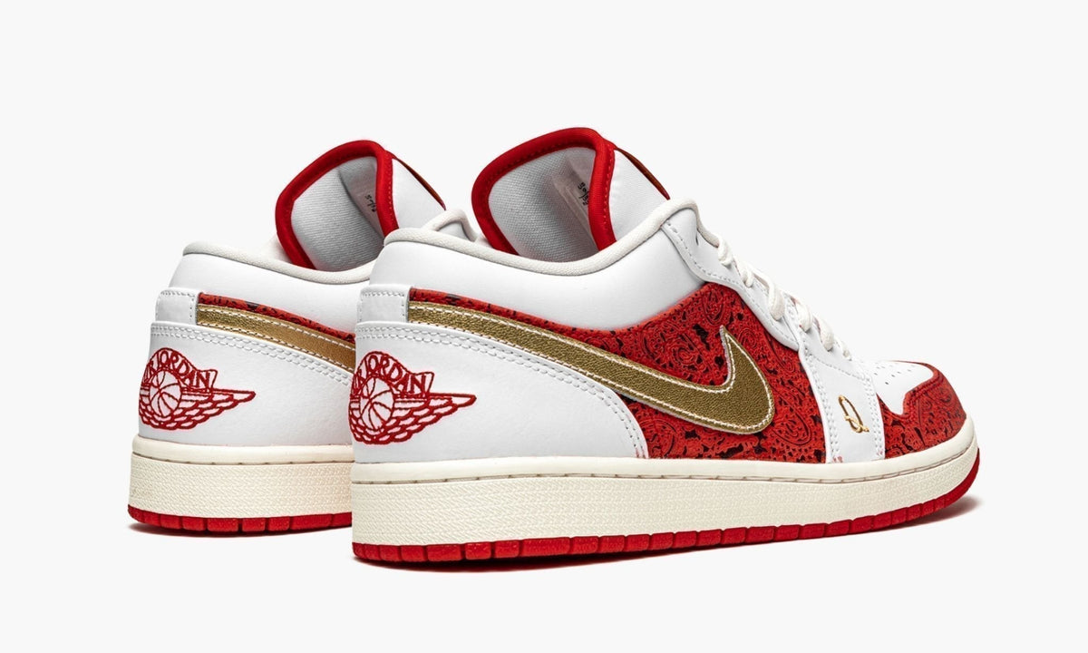 Air Jordan 1 Low SE Spades Sneakers