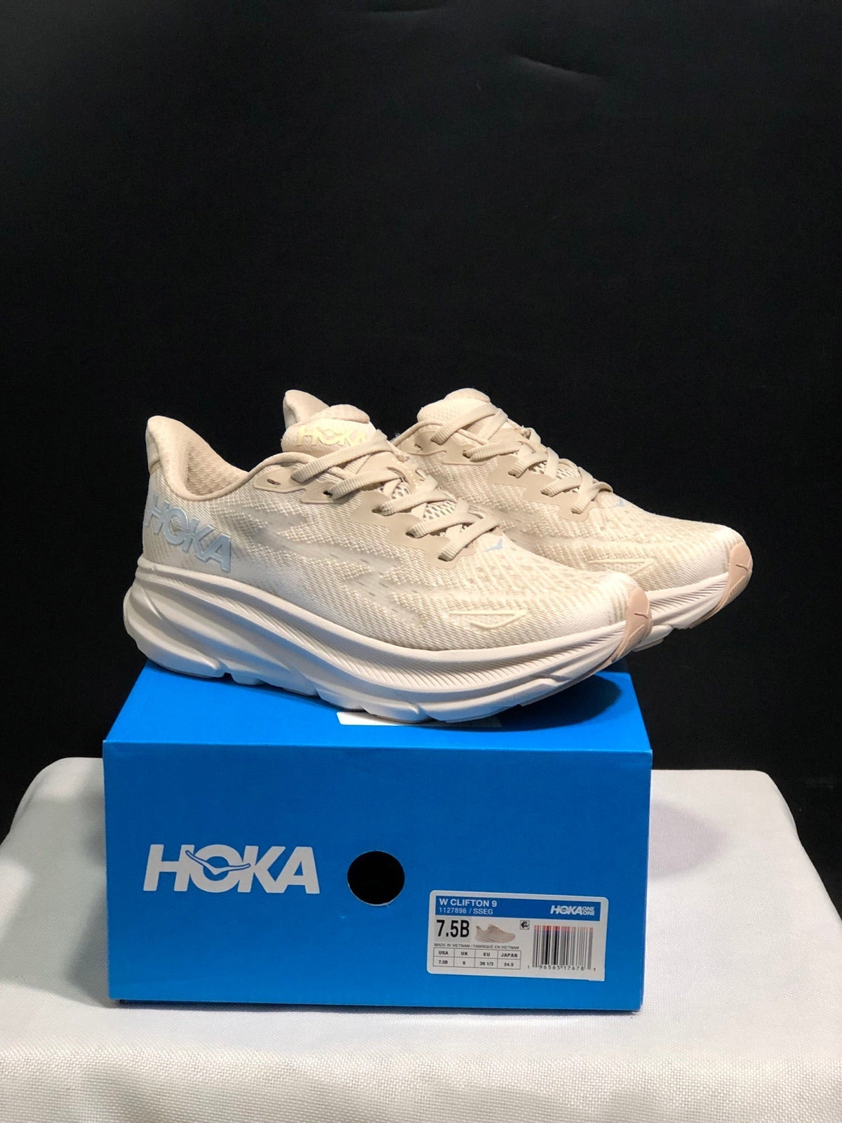 HOKA ONE ONE Clifton 9 Running Shoes