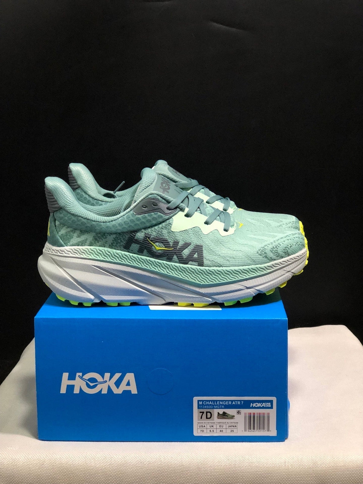 HOKA ONE ONE Challenger 7 Trail Running Shoes