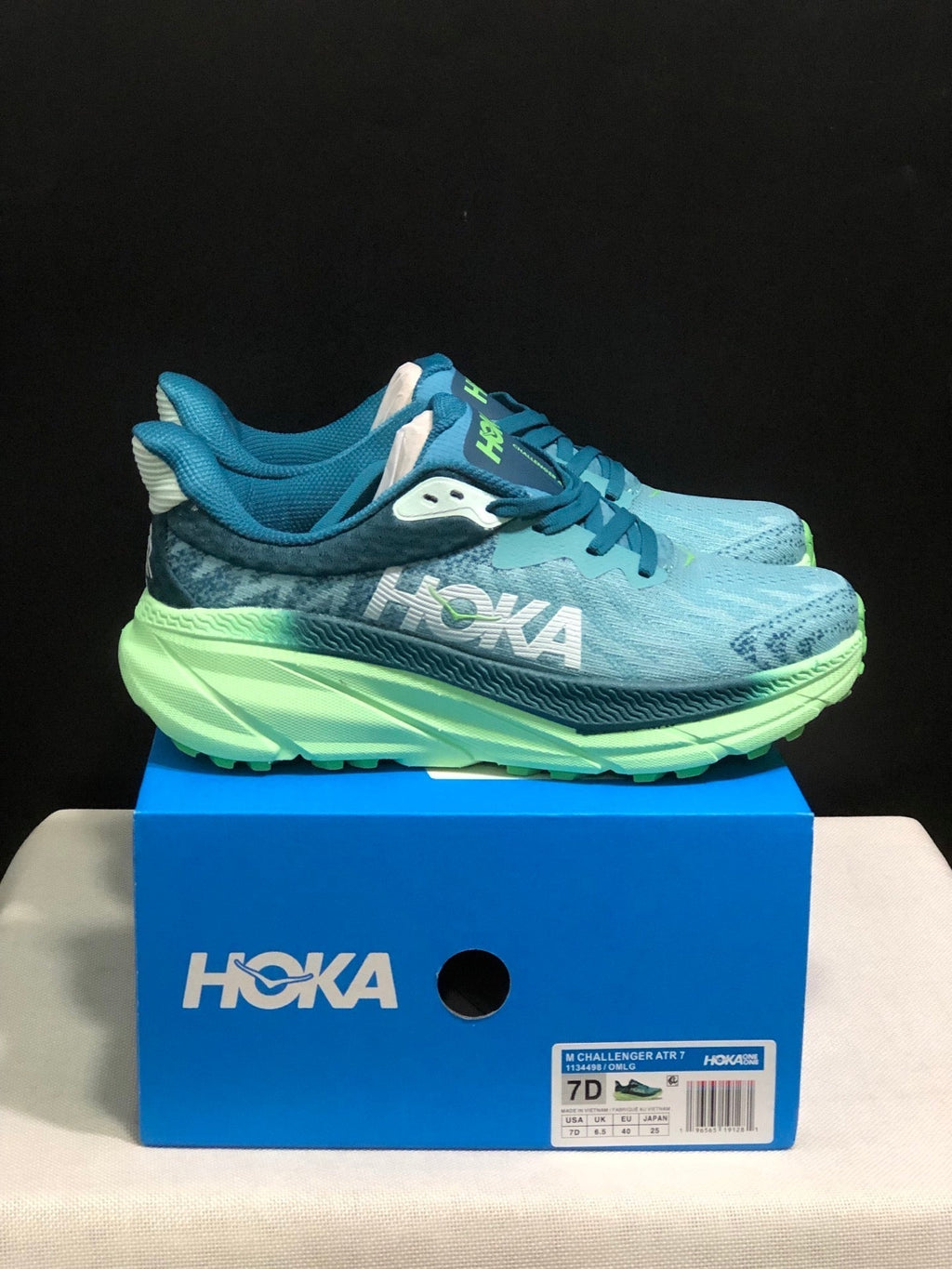 HOKA ONE ONE Challenger 7 Trail Running Shoes